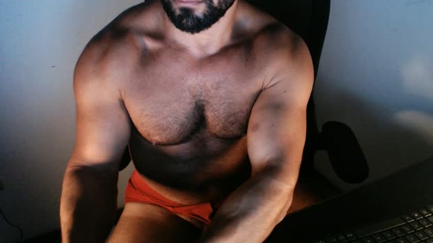 beard_man_sexy kiss Webcam SHOW @ Cam4 03-01-2026