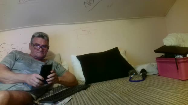 puma203 kissing Webcam SHOW @ Cam4 04-01-2026
