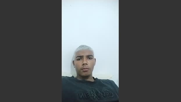 Morenogiga gay Webcam SHOW @ Cam4 05-01-2026