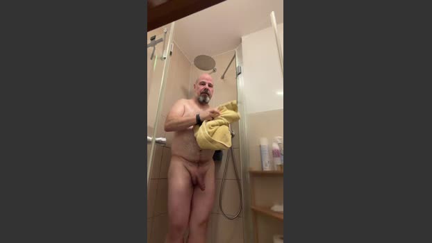 german_9inch spank Webcam SHOW @ Cam4 05-01-2026