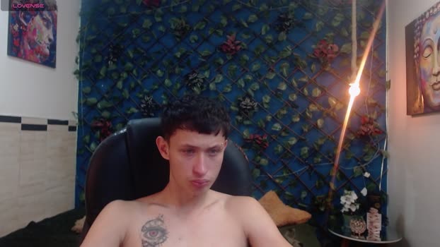 Garuo_18 nasty Webcam SHOW @ Cam4 06-01-2026