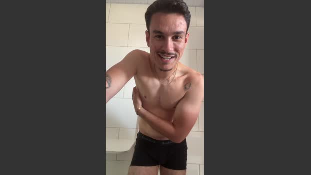 Henriquezaumm show Webcam SHOW @ Cam4 09-01-2026