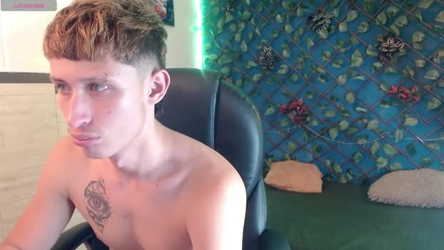 Garuo_18 sexykitty Webcam SHOW @ Cam4 11-01-2026