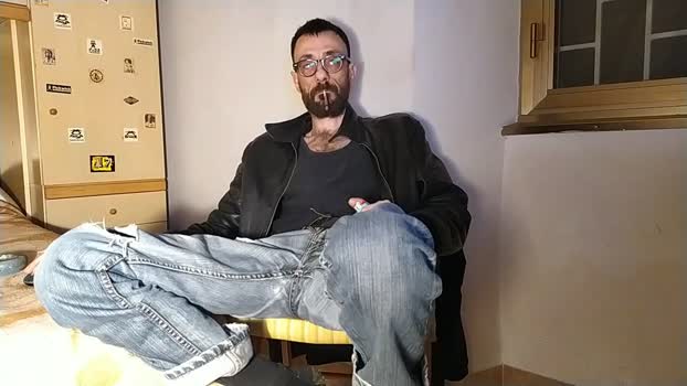 scrocchia84 spanking Webcam SHOW @ Cam4 13-01-2026