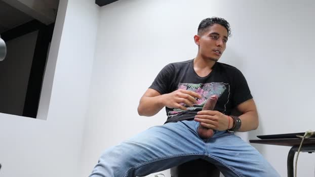 Alex_del_Toro handsome Webcam SHOW @ Cam4 14-01-2026