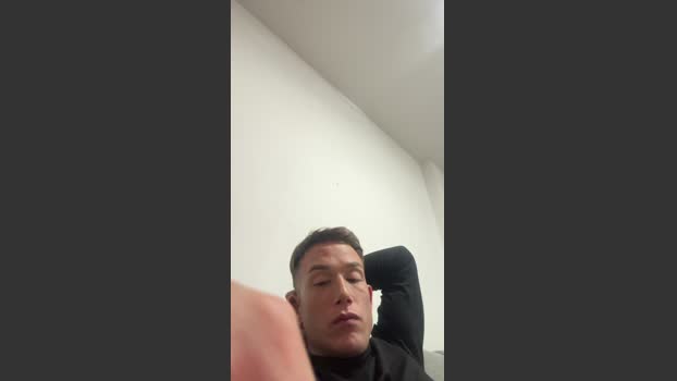 Cristiangonzaa horny Webcam SHOW @ Cam4 16-01-2026