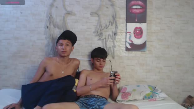 alex_milo_kairo spanking Webcam SHOW @ Cam4 15-01-2026