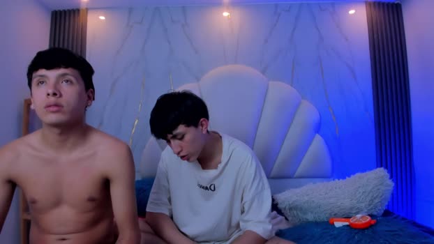 hoot_booys_ twink Webcam SHOW @ Cam4 16-01-2026