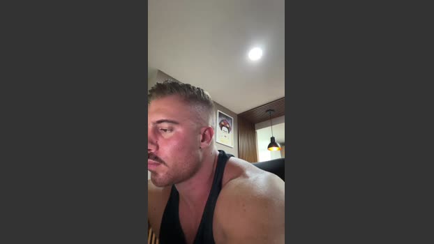 Bigwhitebull suck Webcam SHOW @ Cam4 18-01-2026