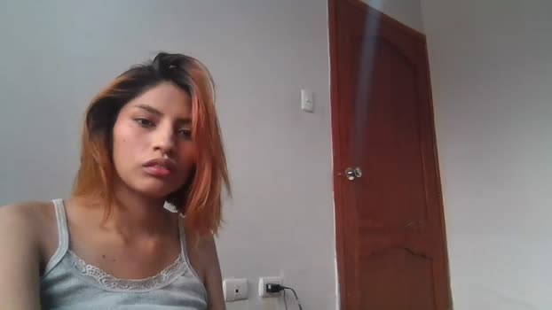 Hot_Contrasts Download Webcam SHOW @ Cam4 17-01-2026