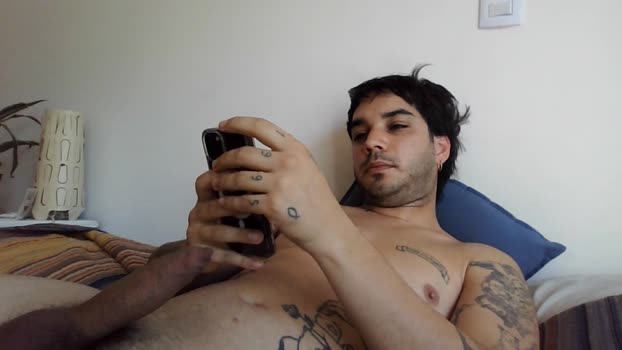 tu_guachito bicurious Webcam SHOW @ Cam4 18-01-2026
