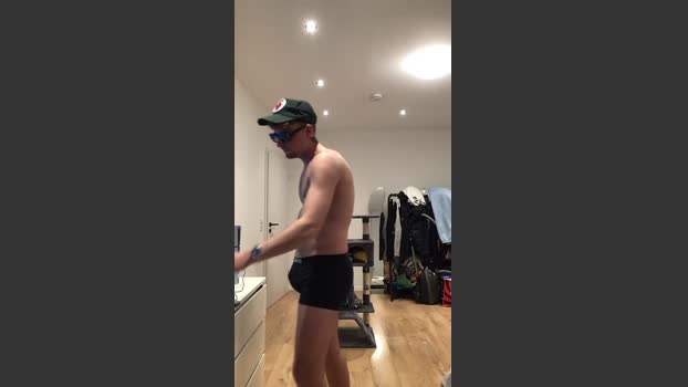 youngplayboymm handsome Webcam SHOW @ Cam4 20-01-2026