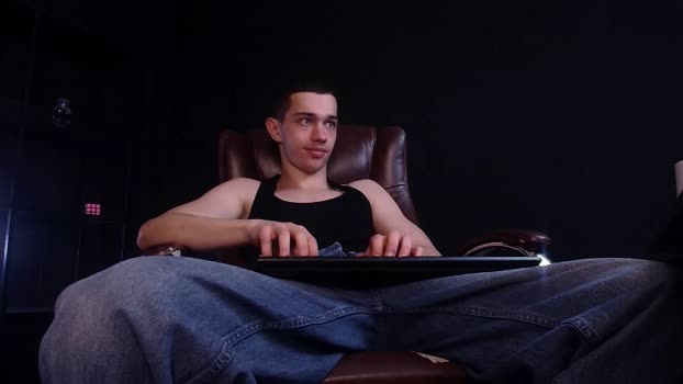 KaydenDrew legs Webcam SHOW @ Cam4 23-01-2026