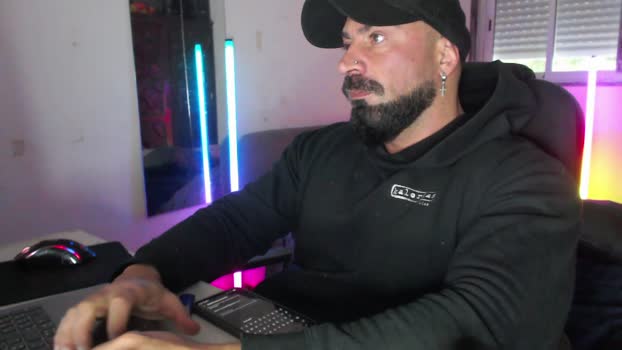 andrecampos87 fingering Webcam SHOW @ Cam4 22-01-2026