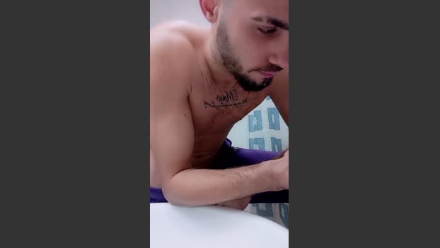 Pollon2jjj52 kiss Webcam SHOW @ Cam4 29-01-2026