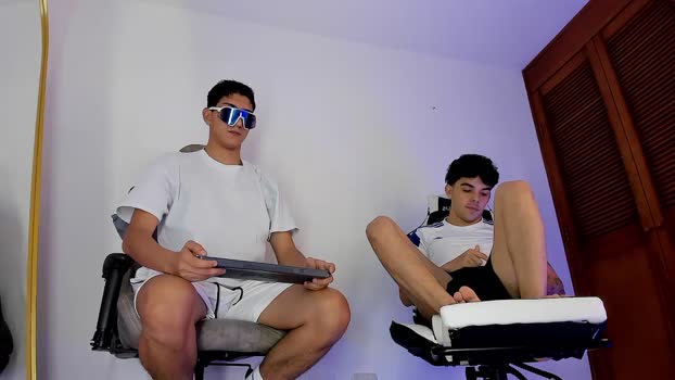 hot_boys4 kissing Webcam SHOW @ Cam4 29-01-2026