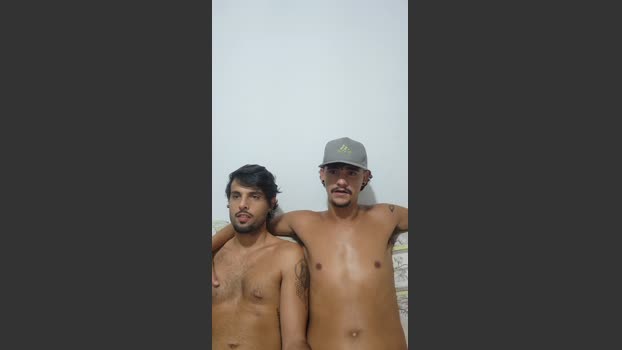 Levi_Henrique love Webcam SHOW @ Cam4 01-02-2026