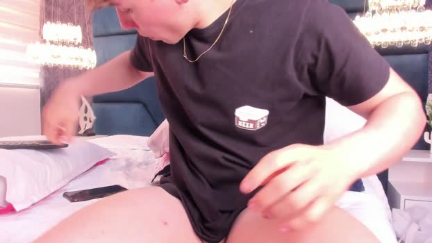 Tayler_White twink Webcam SHOW @ Cam4 01-02-2026