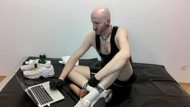 rubber_skate Porn Webcam SHOW @ Cam4 01-02-2026