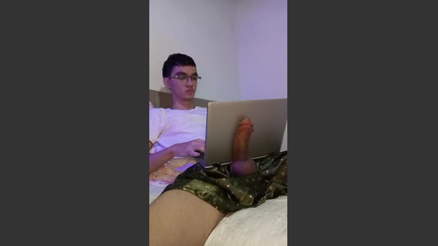 Allyzinho kissing Webcam SHOW @ Cam4 08-02-2026