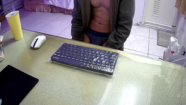 tccyellow2 play Webcam SHOW @ Cam4 07-02-2026