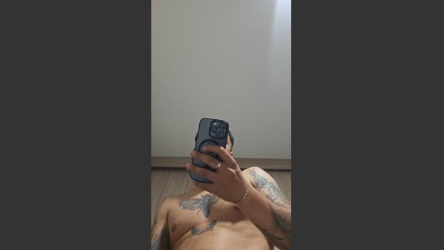 levi_rentboy kiss Webcam SHOW @ Cam4 19-02-2026