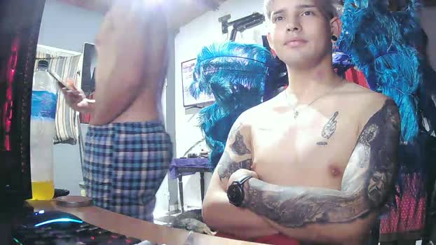 tommmy32 wank Webcam SHOW @ Cam4 18-02-2026
