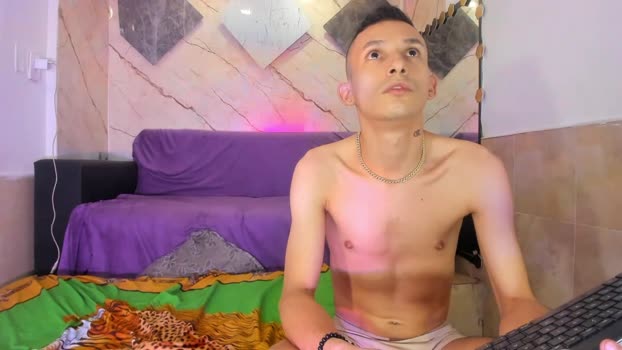 zackwhite_ yummy Webcam SHOW @ Cam4 20-02-2026