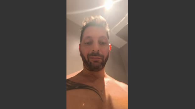 Gr_SexyMan Topless Webcam SHOW @ Cam4 08-03-2026