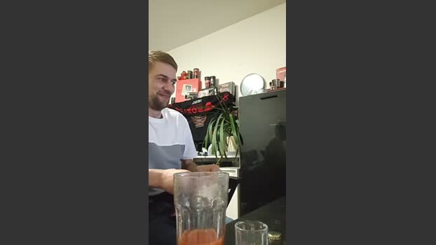 Lienlingsidiot spank Webcam SHOW @ Cam4 04-04-2026