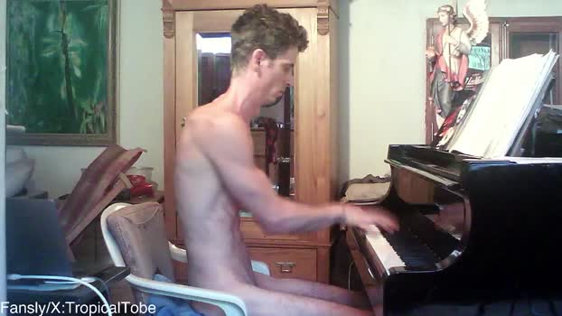 PianoTobe yummy Webcam SHOW @ Cam4 07-04-2026