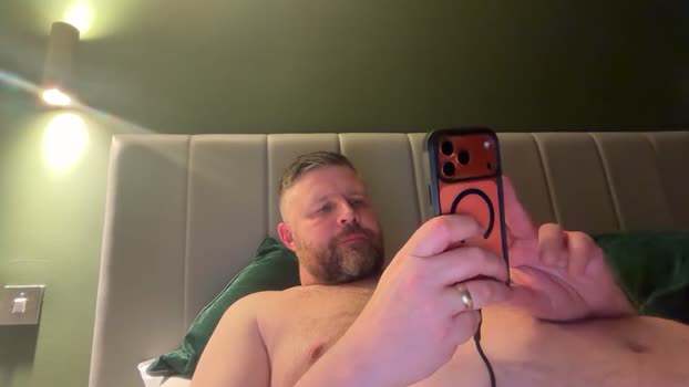 beatsuk3 big Webcam SHOW @ Cam4 08-04-2026