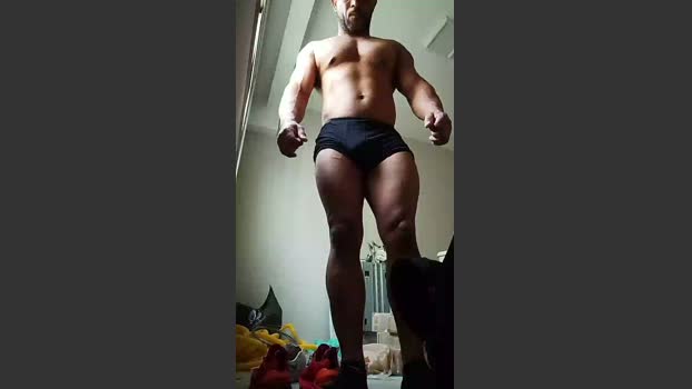 comedor371 bicurious Webcam SHOW @ Cam4 10-04-2026