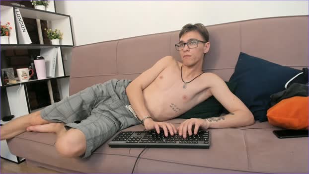 VelvetGlitch play Webcam SHOW @ Cam4 12-04-2026