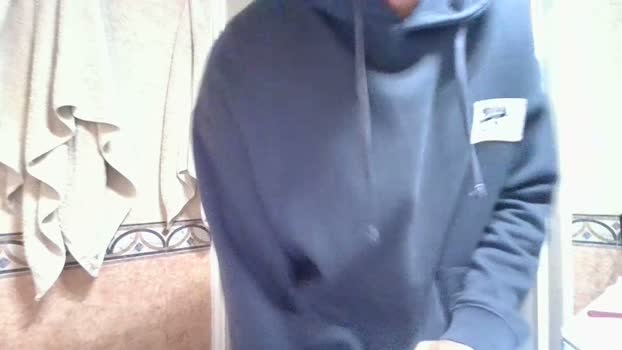 Surfer_30 strip Webcam SHOW @ Cam4 14-04-2026