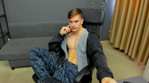 BradyFlint blowjob Webcam SHOW @ Cam4 15-04-2026