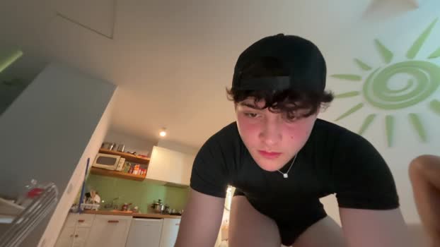 _SEXYTWINK_ kiss Webcam SHOW @ Cam4 14-04-2026
