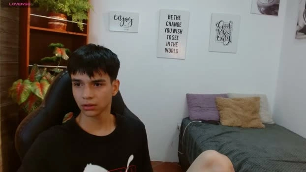 maxim_rod 18-04-2026 Male Cap fuckhard love fingering Webcam
