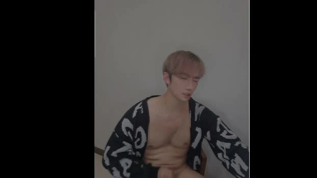 top20cm5cm 22-04-2026 Male Cap nude jerkoff gag show