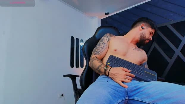 Petesevanss 24-04-2026 Male Cap show fuckme twink bigballs