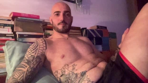 alessandromori9 24-04-2026 Male Cap moan horny bigass naughty