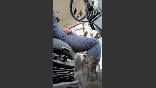 CallMeeDaddy89 25-04-2026 Male Cap sexy jackoff sexykitty legs