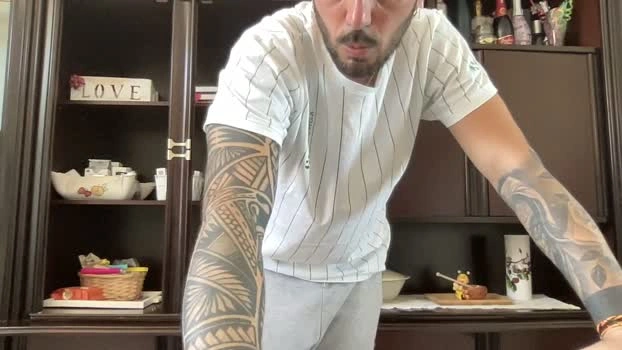 alessandromori9 26-04-2026 Male Cap kissing jerkoff jackoff sexy