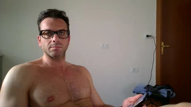 Robespierre_ho 01-05-2026 Male Cap gay bj-dildo twink juicy