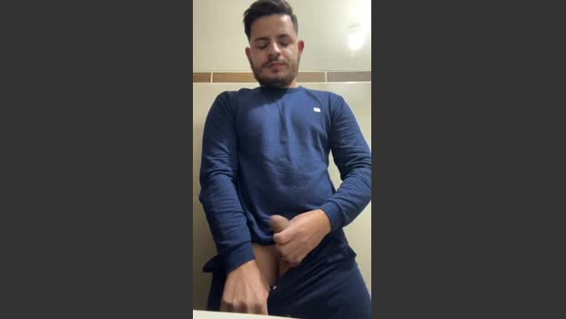 victorhneves888 22-05-2026 Male Cap kissing Video fuckme sexykitty