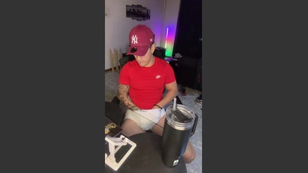 kingofnewage777 28-05-2026 Male Cap suckcock hot gay Pretty