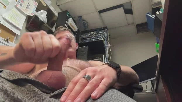 canadiangooner 31-05-2026 Male Cap kink kiss juicy play