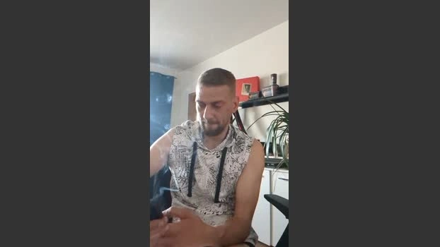 Lienlingsidiot 03-06-2026 Male Cap bicurious kissing strip hot