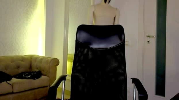 MaxKaidenn 04-06-2026 Male Cap Webcam bigballs naked Naked