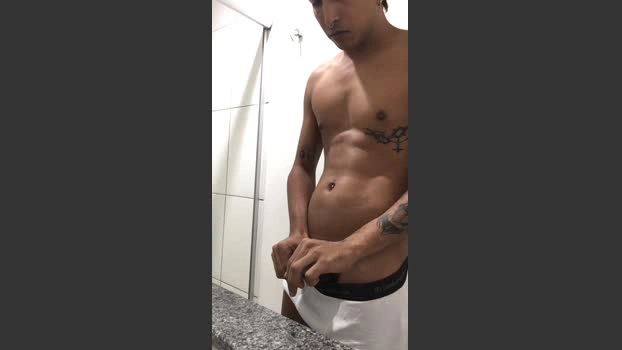 elvisnaomorreu 09-06-2026 Male Cap kinky fuckme Naked Pretty
